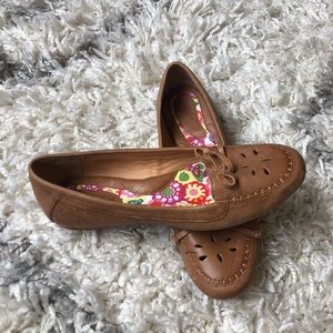 Born Tan Leather Flats Size 7 Bow & Cutout Detail